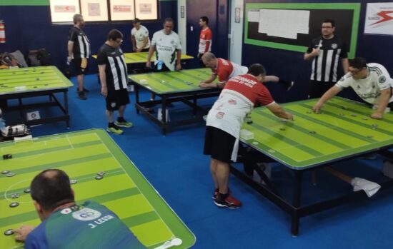 Treze cidades, 22 clubes e 204 botonistas